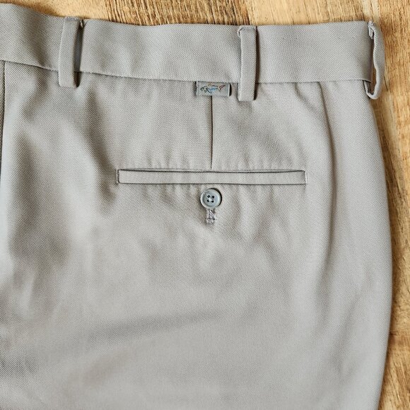 Greg Norman Tan Flat Front Golf Shorts Size 40 - Picture 7 of 9